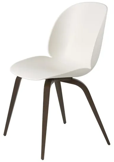 GUBI Beetle Ruokapöydän tuoli Puujalusta Savutammi Matta/Alabasterinvalkoinen